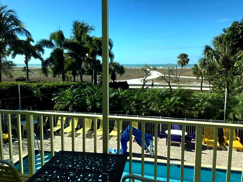 South Beach Condo Hotel (St Pete Beach) 