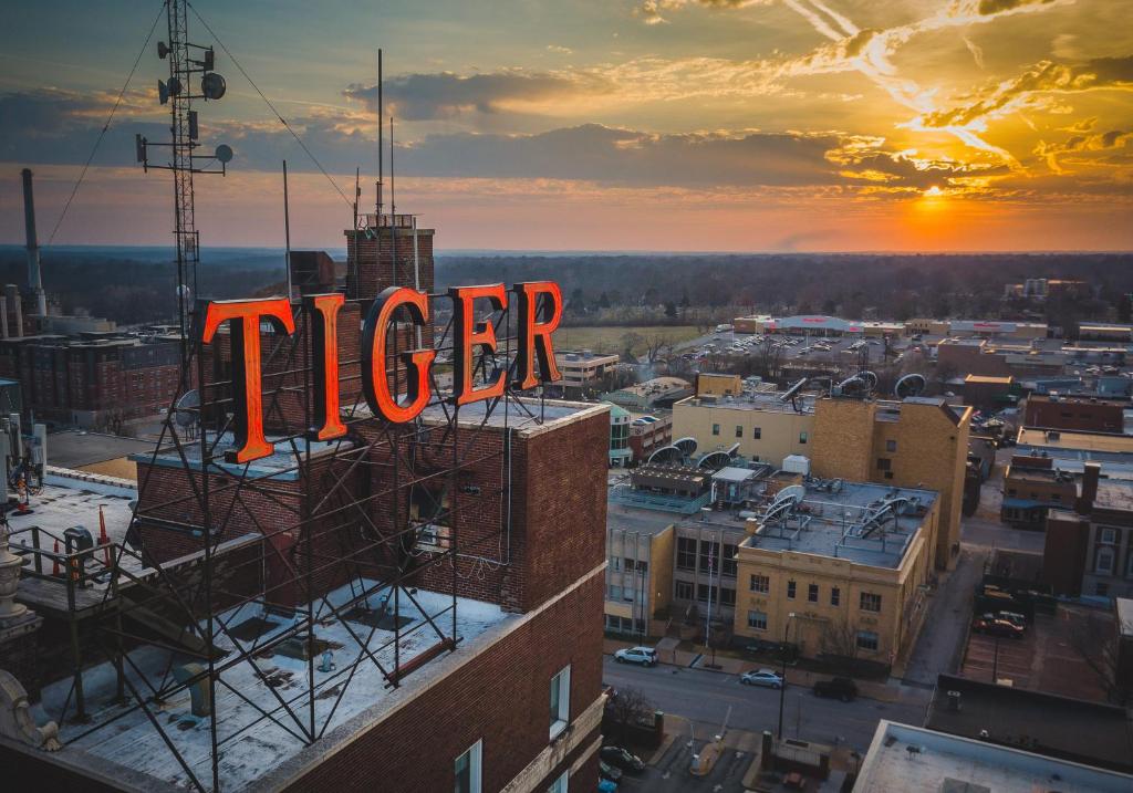 voco The Tiger Hotel, Columbia, MO, an IHG Hotel