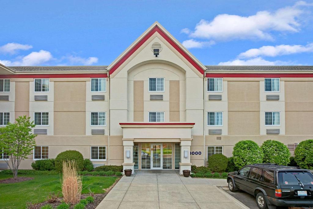 MainStay Suites Northbrook Wheeling