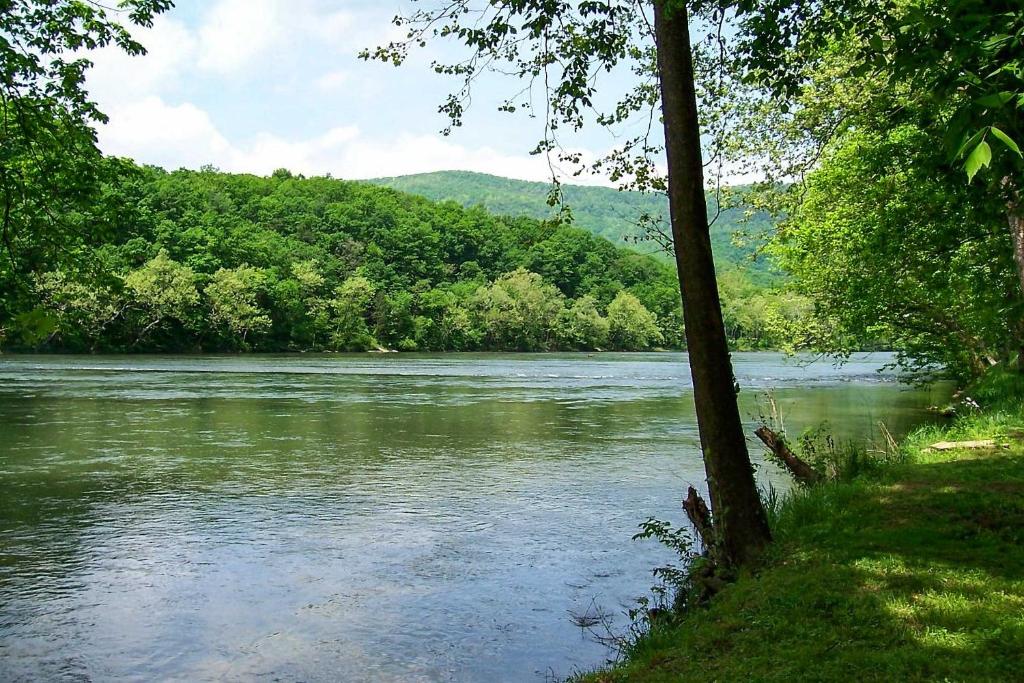 Shenandoah River Getaway Less Than 9 Mi to Downtown Luray!