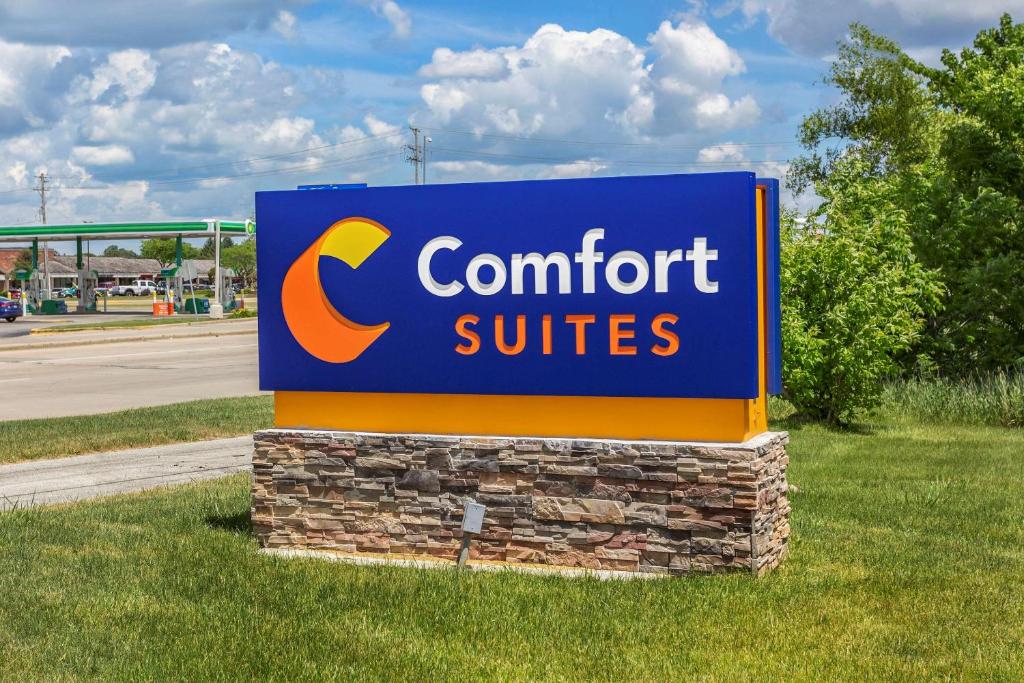 Comfort Suites Grayslake near Libertyville North