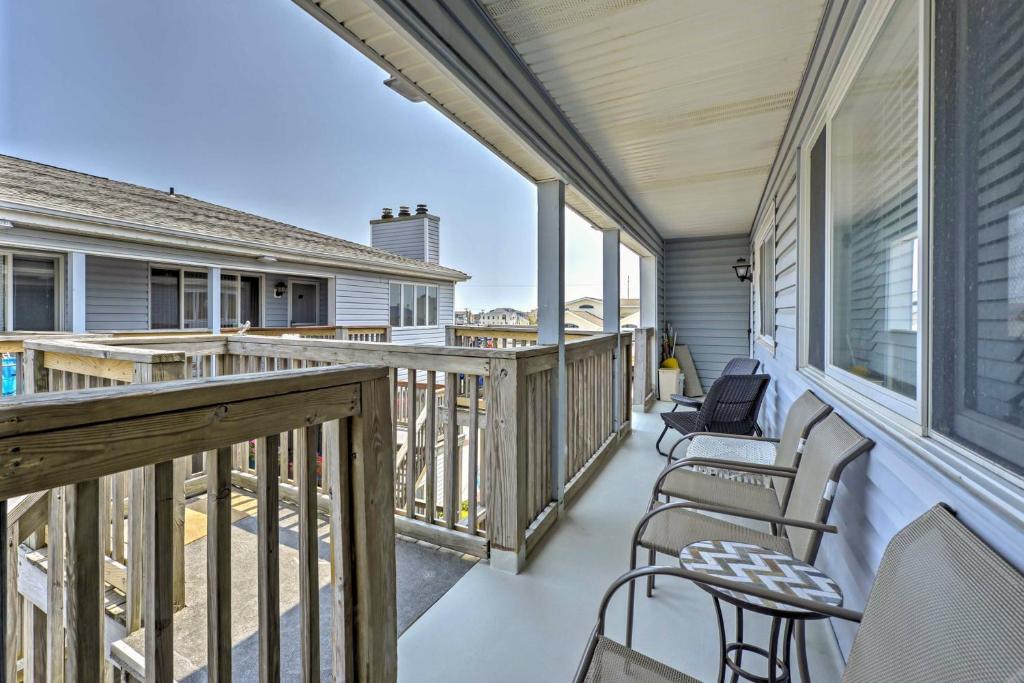 Central Sea Isle City Condo - 1 Block to the Beach